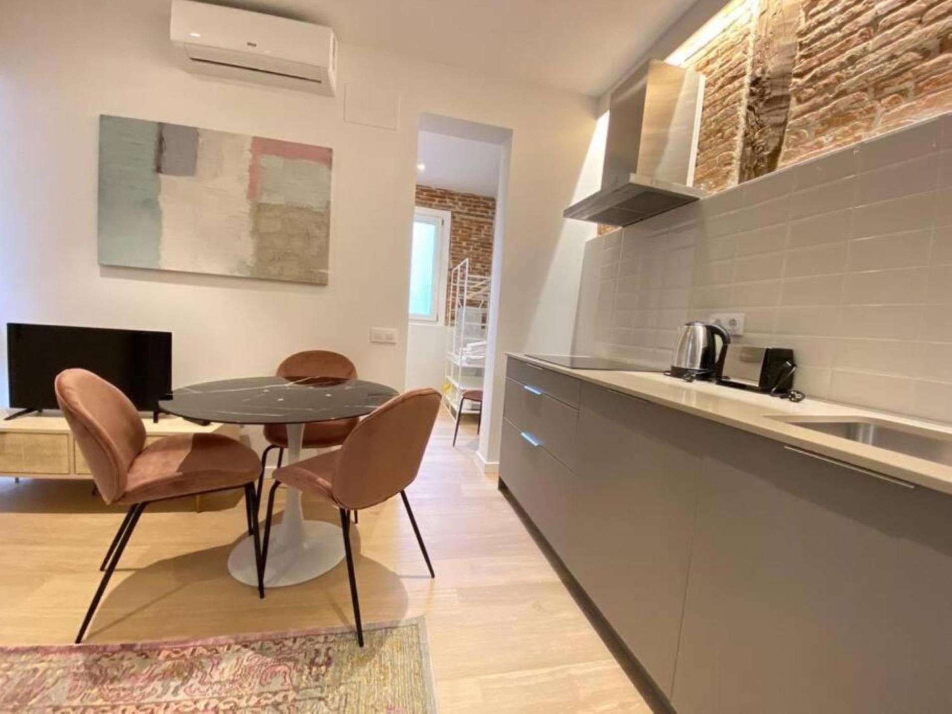 Apartamentos En La Latiina Madrid Eksteriør bilde